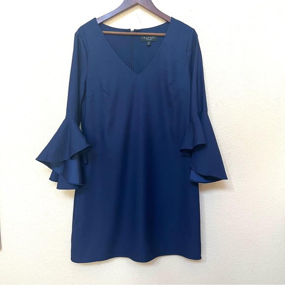 Laundry By Shelli Segal Dresses & Skirts - Laundry by Shelli Segal Los Angeles Blue Bell Sleeve Dress B17/35